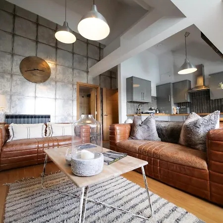 Escapes - Teyr Luxury Penthouse