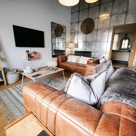 Escapes - Teyr Luxury Penthouse