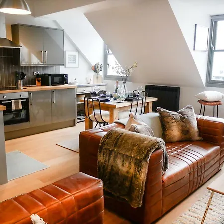 Escapes - Teyr Luxury Penthouse Apartment *